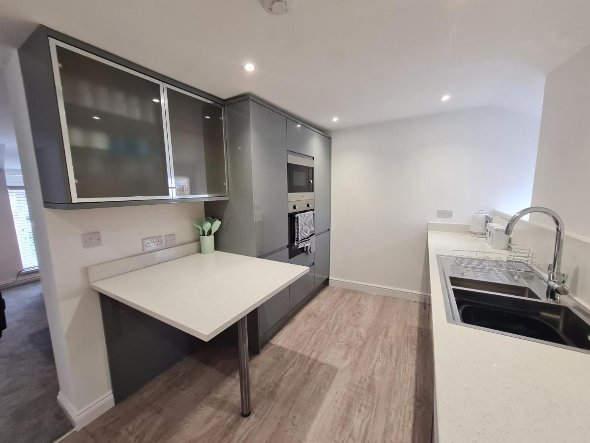 מרת'יר טידפיל Perfect Location 3 Bed Serviced Apartment With Bike Storage For Bpw. Close To Brecon Beacons מראה חיצוני תמונה