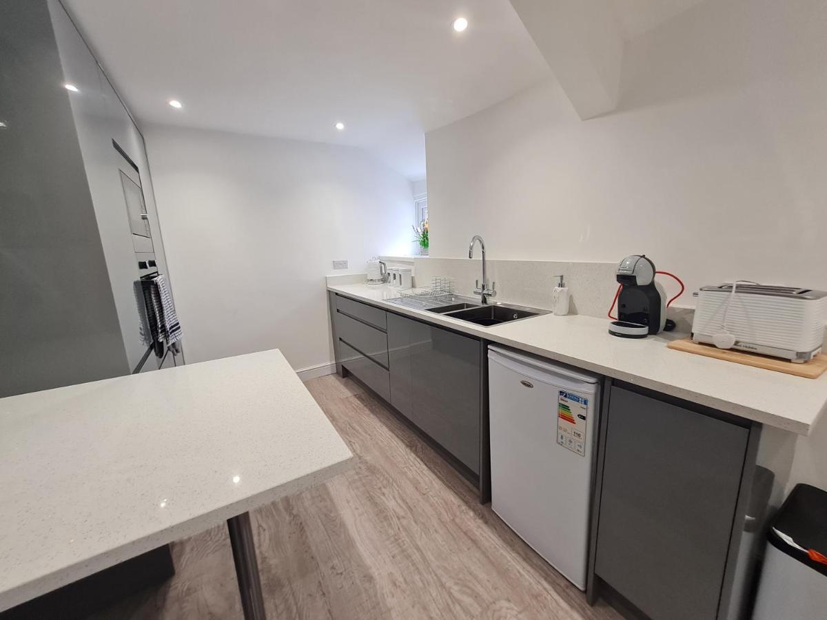 מרת'יר טידפיל Perfect Location 3 Bed Serviced Apartment With Bike Storage For Bpw. Close To Brecon Beacons מראה חיצוני תמונה