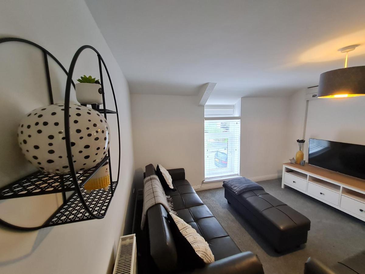 מרת'יר טידפיל Perfect Location 3 Bed Serviced Apartment With Bike Storage For Bpw. Close To Brecon Beacons מראה חיצוני תמונה